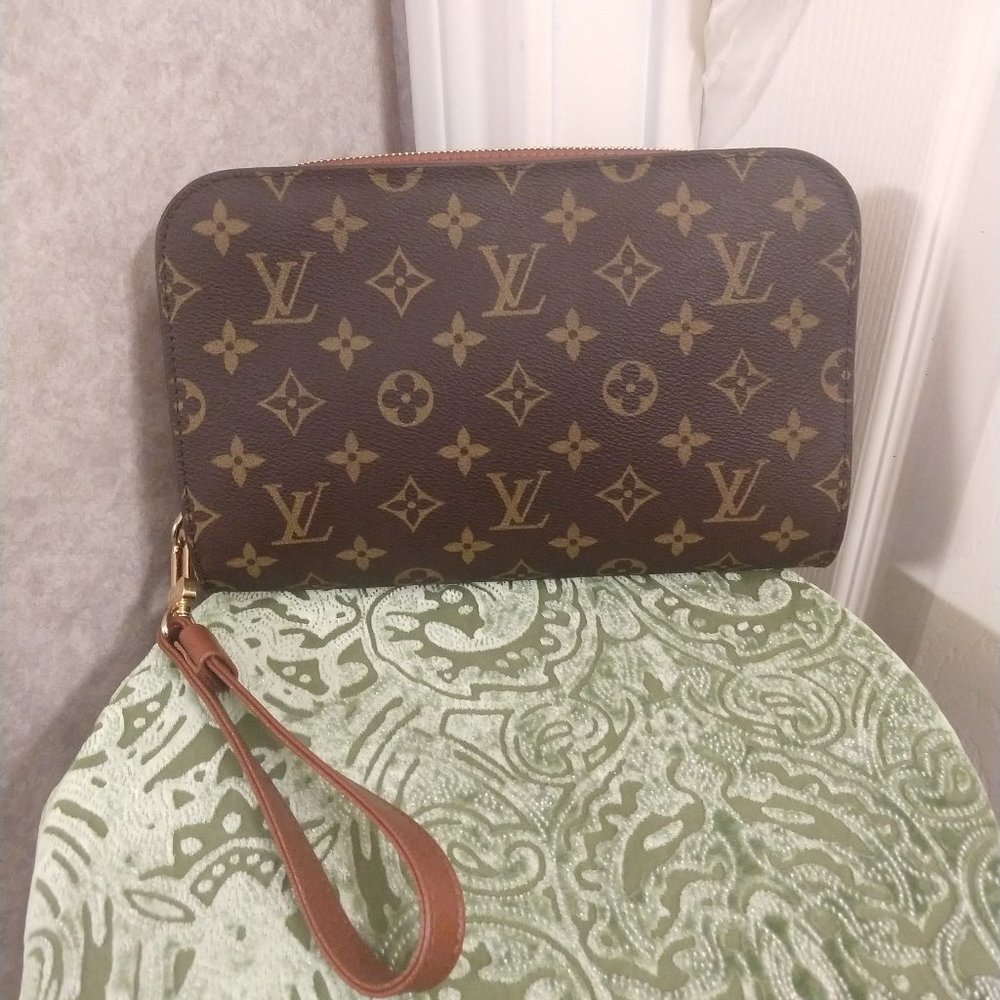 Louis Vuitton Orsay Clutch Monogram